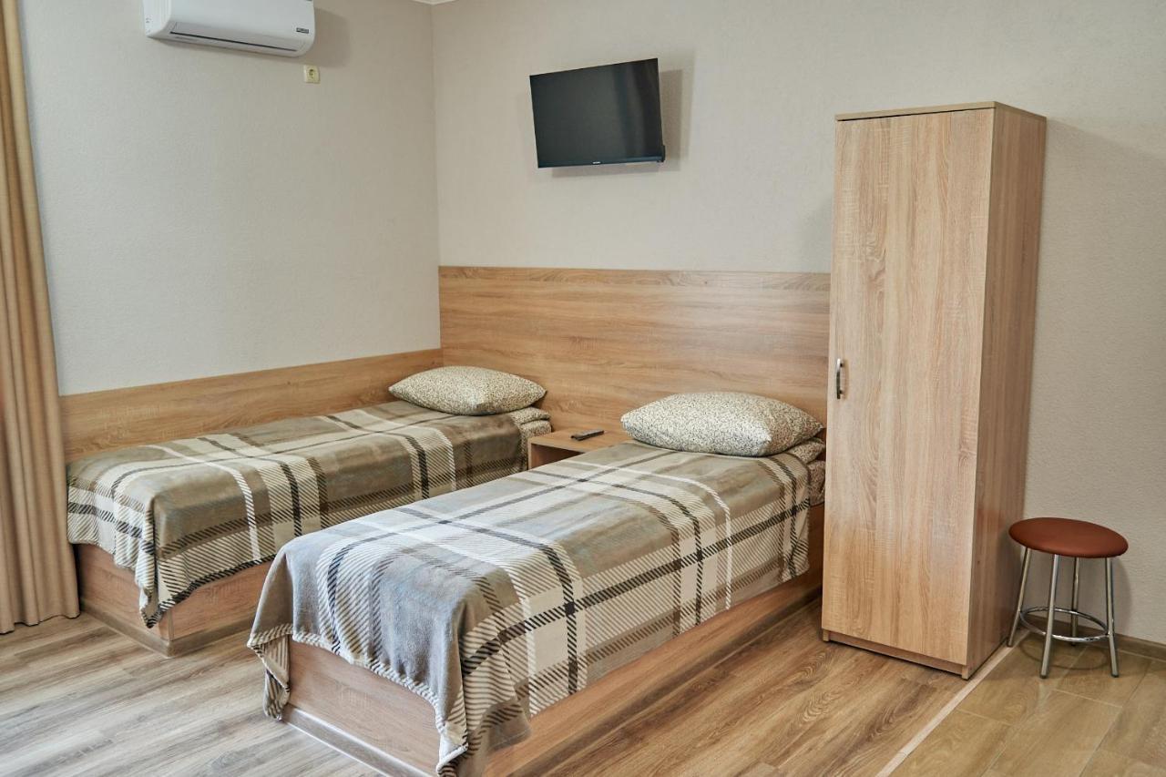 Hotel Каприз Kam'janec'-Podil's'kyj Esterno foto