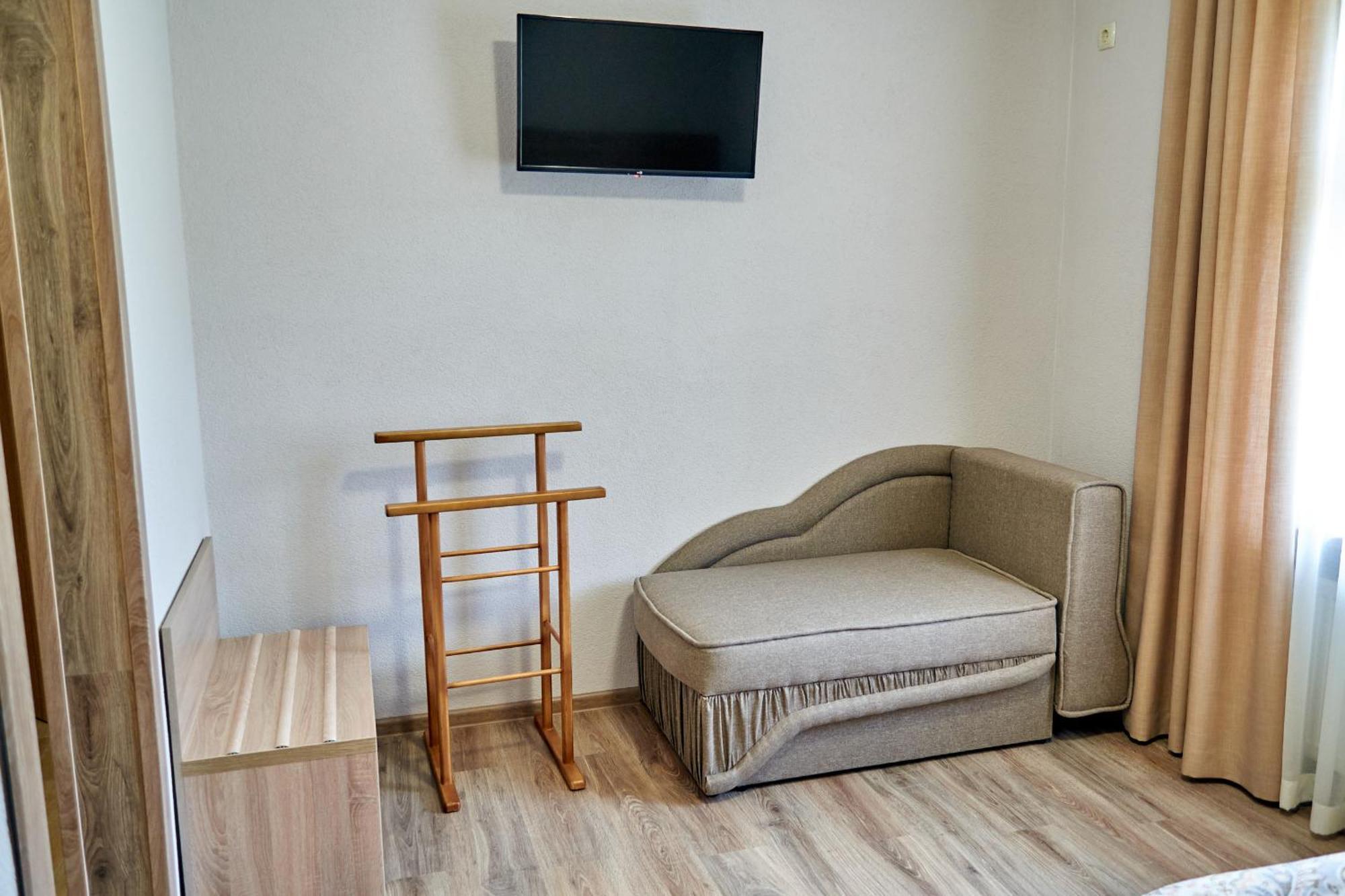 Hotel Каприз Kam'janec'-Podil's'kyj Esterno foto